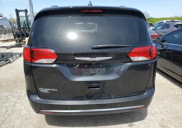 Chrysler Pacifica cena 44000 przebieg: 207045, rok produkcji 2017 z Warszawa małe 67